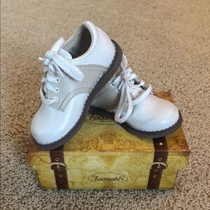 FootMates Cheer White/Ecru Dress Shoes
